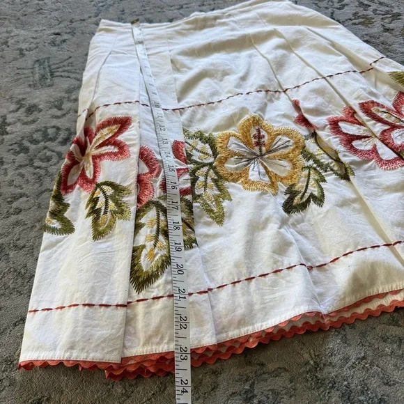 Sunny Leigh Vintage Embroidered Floral Skirt – Size 4P - Picture 12 of 12
